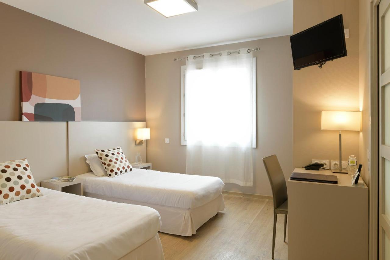 Logis Hotel & Restaurant Le Pardaillan Gondrin Exterior foto